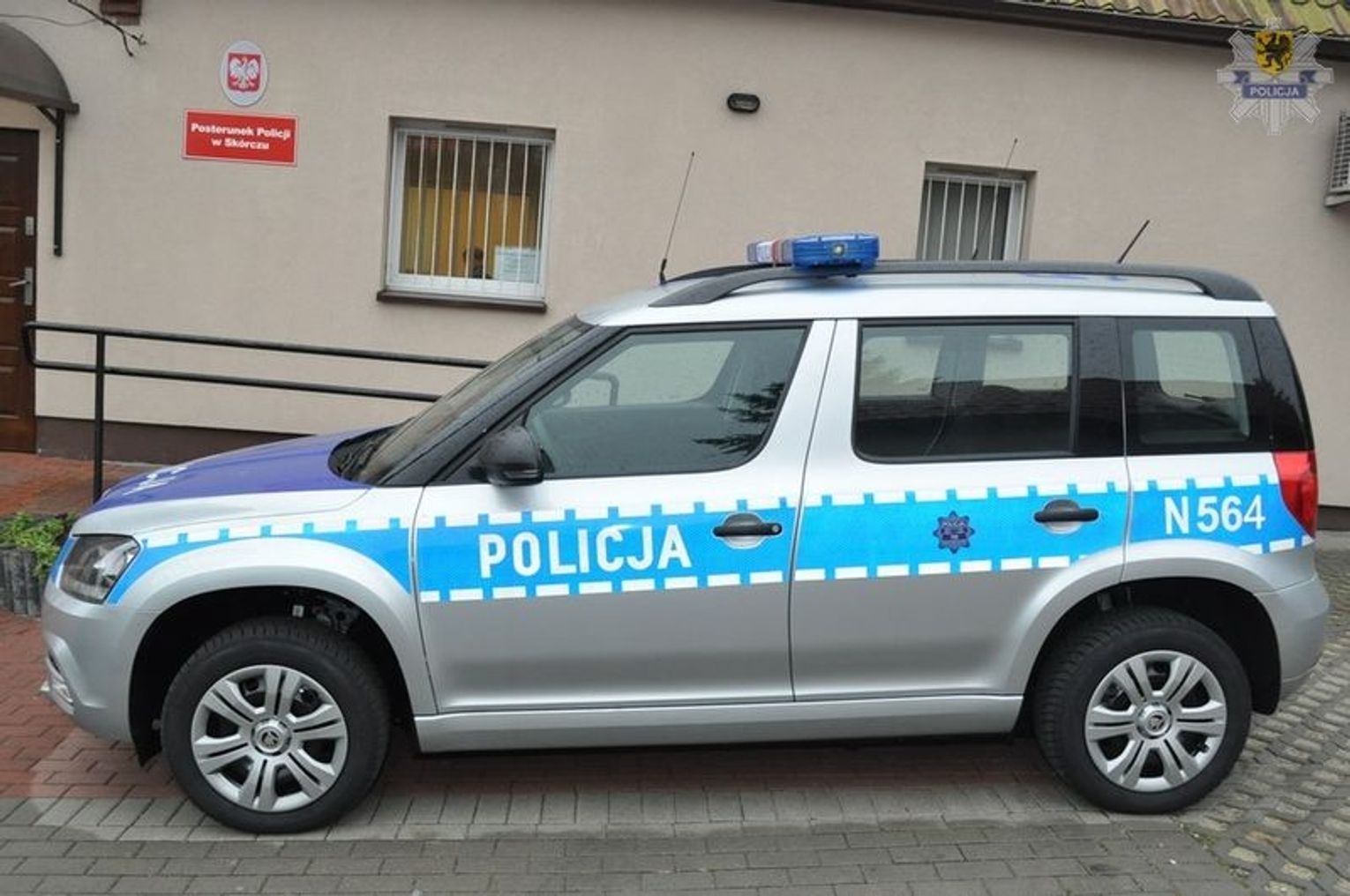 Policjanci ze Skórcza dostali nowy radiowóz