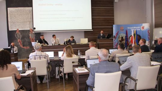 Absolutoryjna sesja Rady Miejskiej w Tczewie. Prezydent z absolutorium, ale bez wotum zaufania
