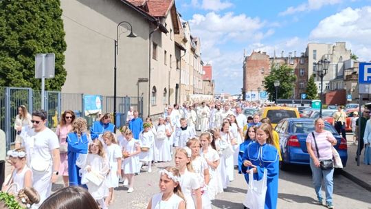 - Bądźmy najpiękniejszą monstrancją. Tczew świętował Boże Ciało