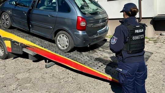Jechał mimo sądowego zakazu. Citroen bez OC i badań, narkotester wskazał amfetaminę