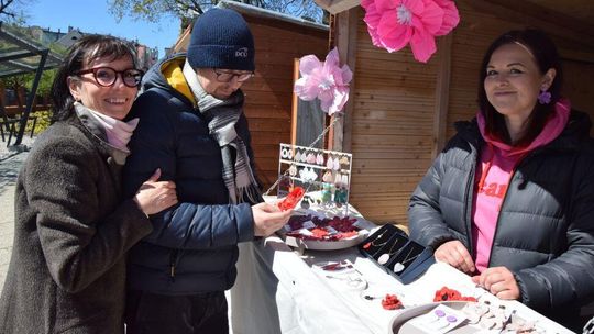 Kameralny Targ otworzył sezon jarmarków. Rękodzieło i smak lokalnych produktów!