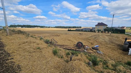 [NAGRANIE] Wjechał ciągnikiem wprost pod nadjeżdżający pociąg! Publikujemy kolejne nagranie