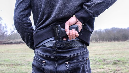 Napadł na kebaba z pistoletem w dłoni