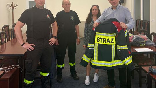 Nowe ubrania specjalne dla strażaków z Czarnej Wody
