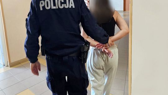 Pojechali na interwencję, a znaleźli przy 21-latce narkotyki