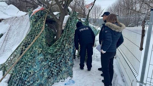 Policjanci i GOPS sprawdzają miejsca przebywania osób bezdomnych