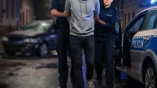Policjanci zatrzymali pijanego recydywistę