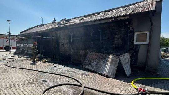 Pożar na placu targowym w Pelplinie