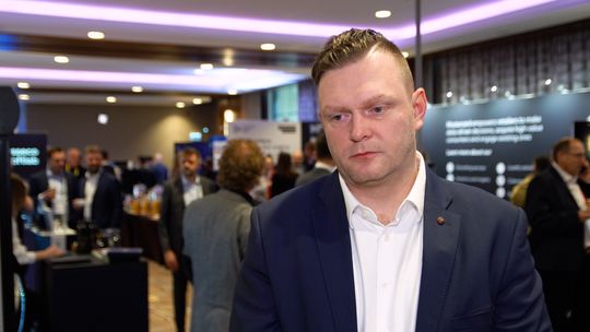 Sztuczna inteligencja napędza e-commerce. Innowacje przyspieszają jak nigdy dotąd