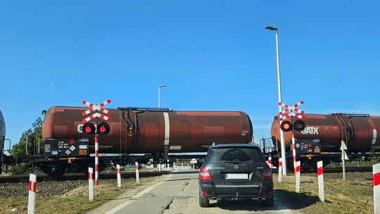 UWAGA kierowcy! Przejazd kolejowy "na Kochankach" zamknięty do końca miesiąca
