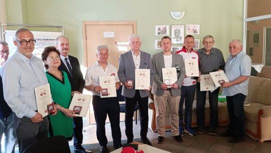 Wręczenie medali fundacji Wspierania Inicjatyw Demokratycznych Wydawnictwa Pomorskiego