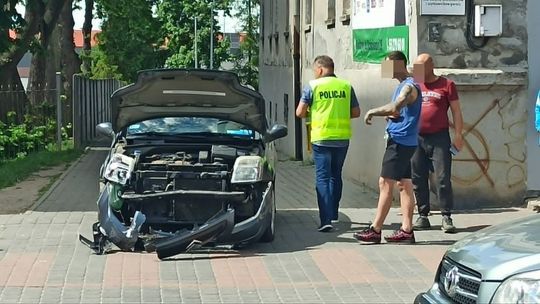 Zderznie trzech pojazdów w tym radiowozu przy ul. Kościuszki 29 w Kwidzynie