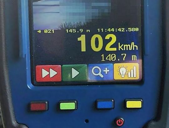 102 km/h na trasie z ograniczeniem do 40 km/h !!