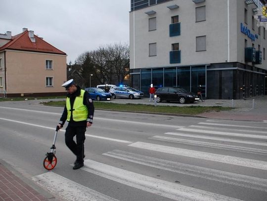 13-latka na rolkach potrącona na przejściu dla pieszych