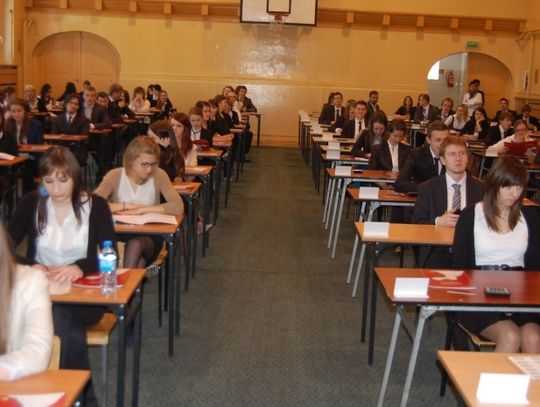 1369 abiturientów zdaje maturę