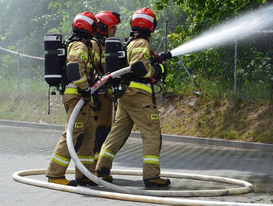 1496 interwencji strażaków w 2025 roku - ofiary śmiertelne, alarmy fałszywe i pożary. Strażacy podsumowują miniony rok