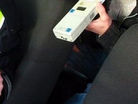 15-latek z dwoma promilami prowadził auto na ul. Baczyńskiego