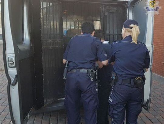 16-latka na targowisku ukradła torebkę oraz bieliznę.