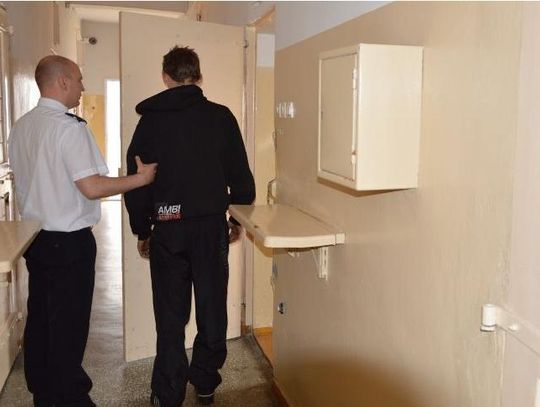 18 i 16-latek odpowiedzą za kradzież z włamaniem do domu