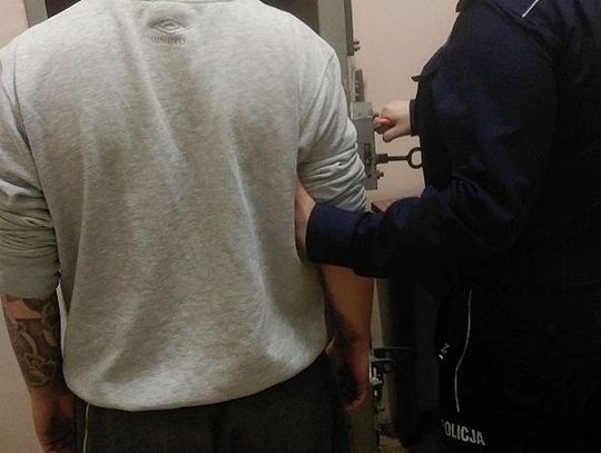 19-latek zniszczył szybę w piekarni