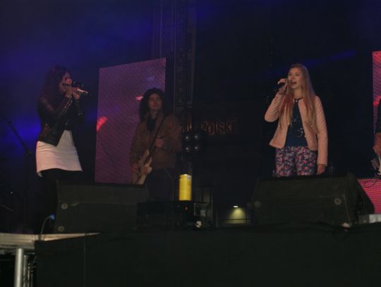 20 – letnia starogardzianka zaśpiewała z Ewą Farną