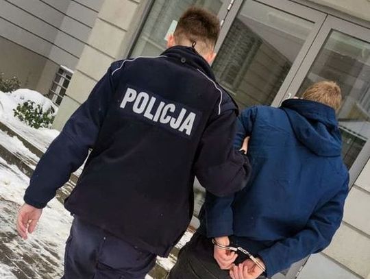 21-latek z zarzutami kradzieży rozbójniczej