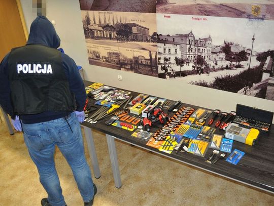 26-latek przez kilka dni wynosił towar z marketu budowlanego