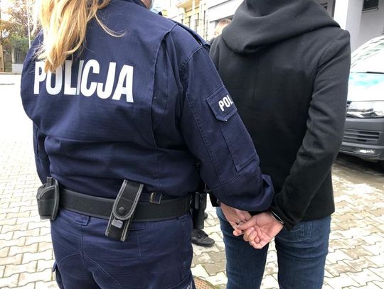 29-latce przedstawiono blisko 300 zarzutów oszustwa