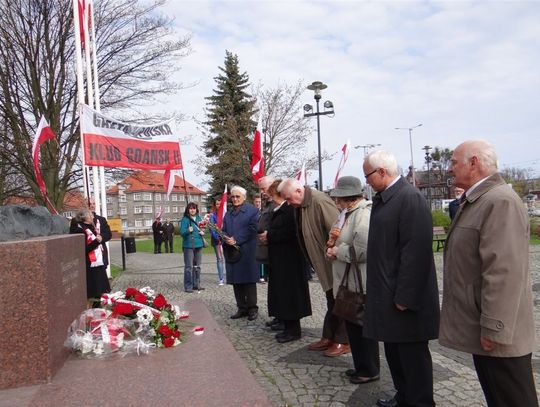 3 maja pod pomnikiem Piłsudskiego
