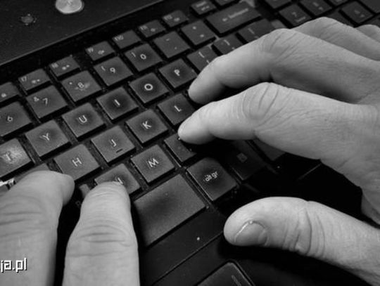 300 tys. zł - tyle kosztowała 66-letnią kobietę znajomość w sieci z nieznaną osobą