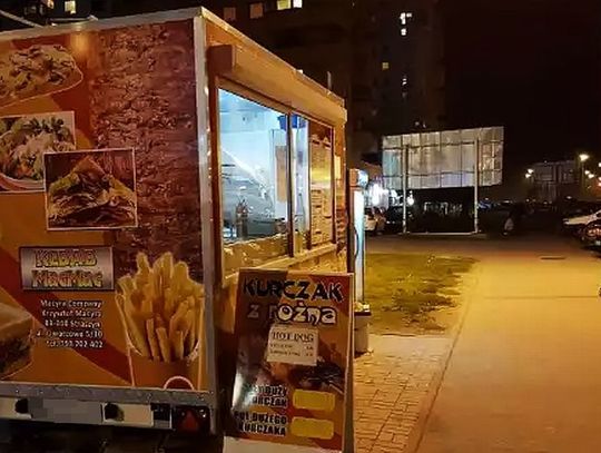 32-latek wybił szyby i obrobił kwidzyńskiego food trucka