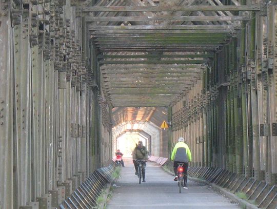 5 października most definitywnie zamknięty. Rozważano prom