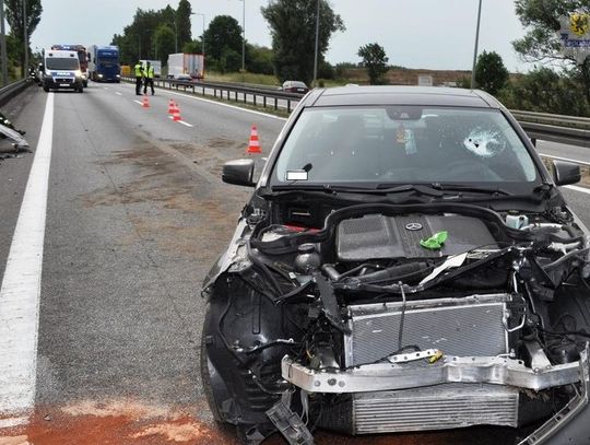 55-letnia kobieta uderzyła w barierę energochłonną na S6