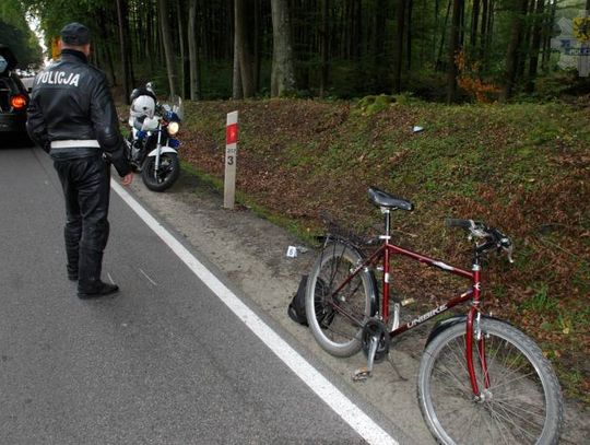 64 letni kierowca audi najechał na rowerzystę