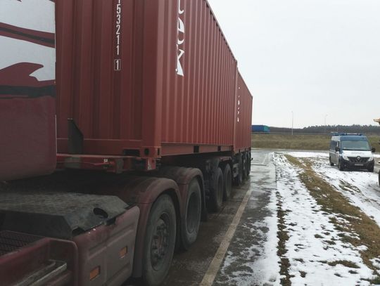 69-tonowa „stonoga” zatrzymana w Swarożynie. Przewoźnikowi grozi olbrzymia kara