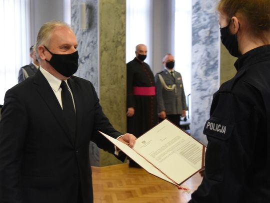 72 nowych policjantów. Wojewoda na uroczystości 