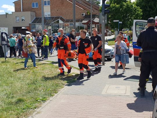 9-latek wbiegł na czerwonym świetle wprost pod jadący pojazd. Śmigłowiec zabrał chłopca do gdańskiego szpitala (foto, film)
