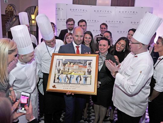 90 lat hotelu Sofitel Grand Sopot  W rytmie „Sopockiego bolero”, ognia i szumu fal. 