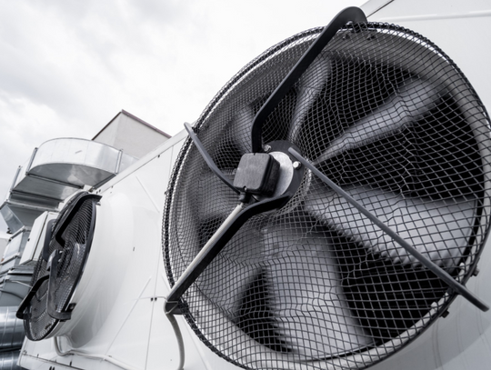 Akcesoria do wentylatorów przemysłowych – które są naprawdę potrzebne?