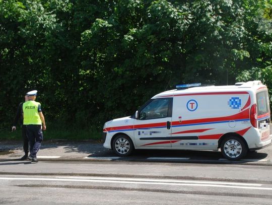 Ambulans potrącił rowerzystkę na przejściu dla pieszych. Kobieta zmarła na miejscu zdarzenia.