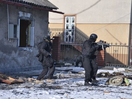 Antyterroryści przyjechali do Czarlina. Było na co popatrzeć!