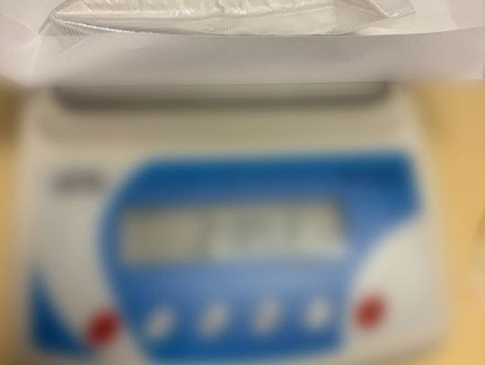 ARESZT DLA 34-LATKA ZA POSIADANIE ZNACZNEJ ILOŚCI NARKOTYKÓW ORAZ UDZIELANIE ICH W CELU OSIĄGNIĘCIA KORZYŚCI MAJĄTKOWEJ.