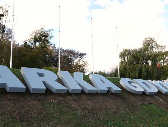 „Arka Gdynia” stanęła na skwerze