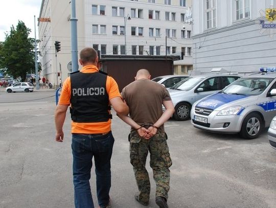 Arsenał w piwnicy: 22 kg materiałów wybuchowych -  7,5 kg trotylu, 8 kg prochu 