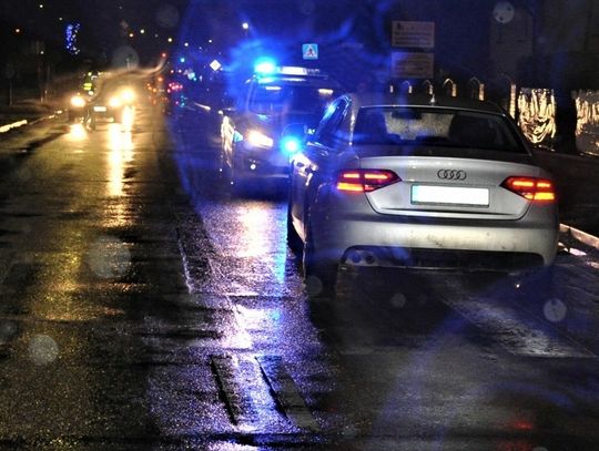 Audi potraciło pieszą na przejściu dla pieszych. Stosujmy zasadę ograniczonego zaufania...