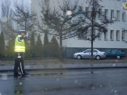 Autem do rzeki - wjechał na wysepkę 