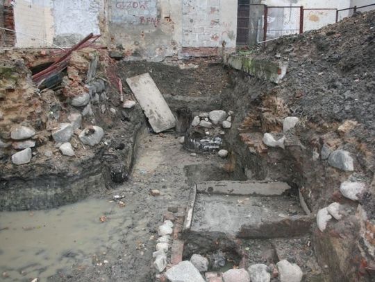 Badania archeologiczne - odkryto średniowieczną wygódkę