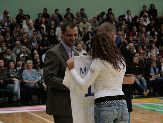 Baty przed swoją publicznością na inaugurację ligi koszykarskiej