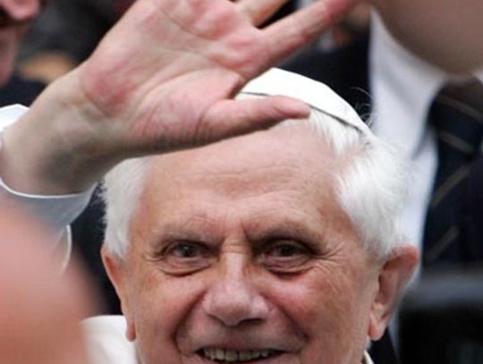 Benedykt XVI zdjął ekskomunikę z czterech lefebrystów