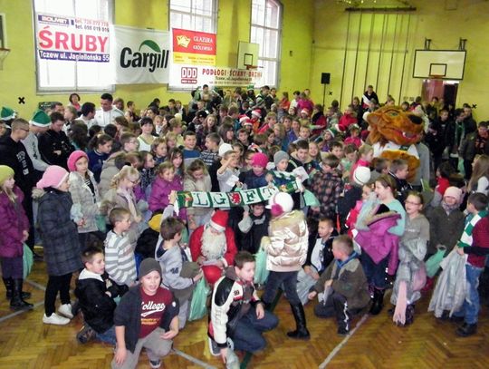 Biało – zielony Mikołaj w tczewskiej „Piątce”